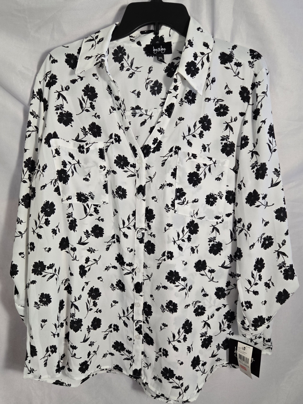 bebe White & Black Floral Button-Down Blouse